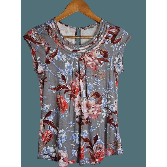 2/$35 Danielrainn Pullover Cap Sleeve Gray Foral Top Women Size Petite XS - Picture 3 of 8